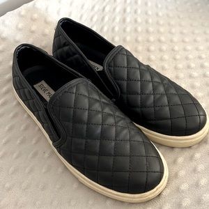 Steve Madden sneaker.  Womens 7. Black